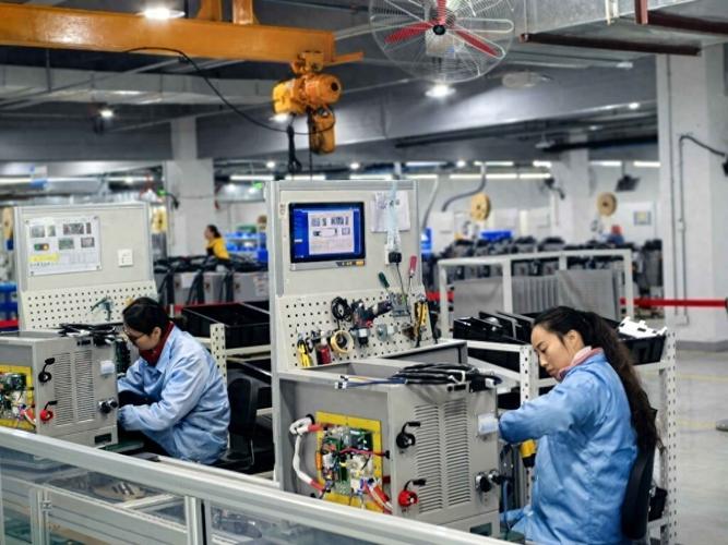 订单已排到6月成都机器人产业园企业开足马力忙生产